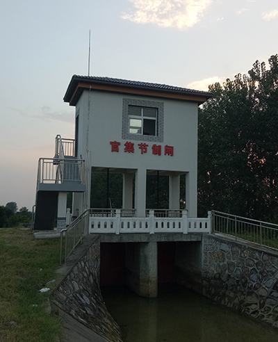 螺桿式閘門(mén)啟閉機(jī)控制系統(tǒng)